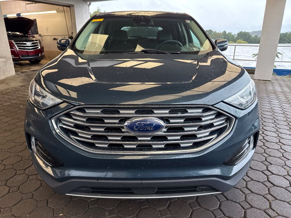 Used 2019 Ford Edge Titanium w/ Cold Weather Package AWD/4WD image 2