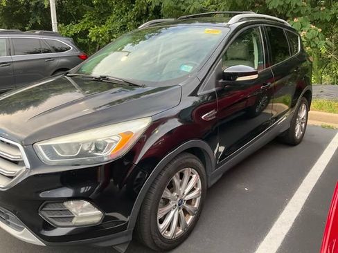 Used 2017 Ford Escape Titanium FWD image 10