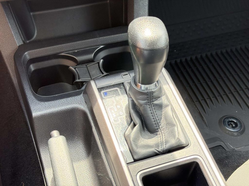 Used 2023 Toyota Tacoma SR5 AWD/4WD image 22