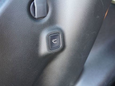 Used 2023 Jeep Compass Altitude w/ Sun and Sound Group image 21