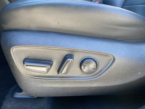 Used 2022 Toyota Highlander XLE image 30