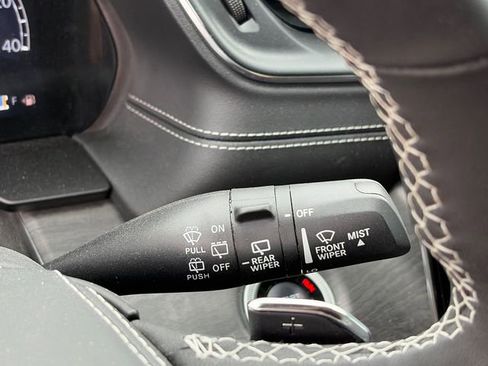 Used 2024 Jeep Grand Cherokee L Overland w/ Luxury Tech Group IV image 25