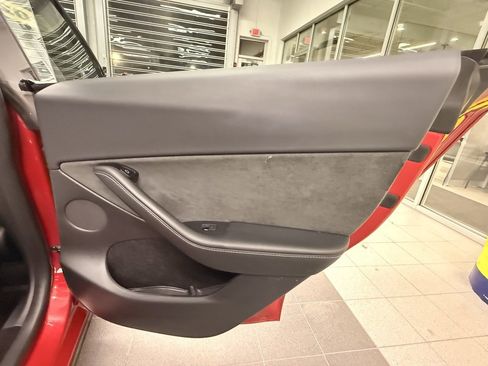 Used 2023 Tesla Model Y Long Range image 36