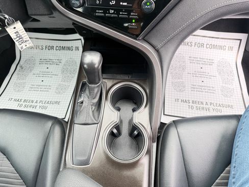 Used 2021 Toyota Camry SE image 40