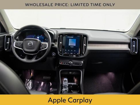 Used 2025 Volvo XC40 B5 Plus image 9