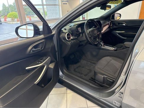 Used 2024 Chevrolet Trax RS w/ Driver Confidence Package FWD image 15