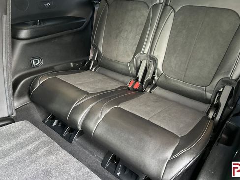 Used 2022 Jeep Grand Cherokee L Laredo image 19