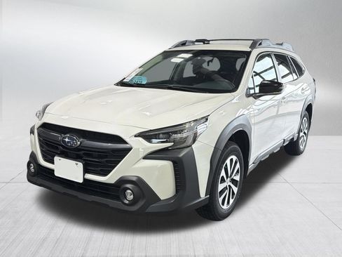 Used 2024 Subaru Outback Premium AWD/4WD image 3