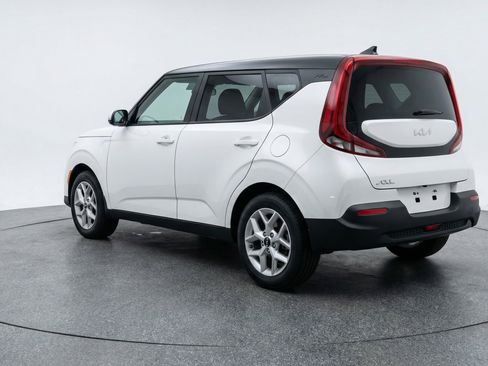 Used 2025 Kia Soul LX w/ LX Technology Package image 6