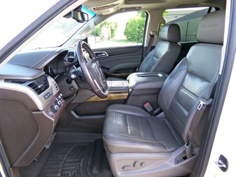 Used 2017 GMC Yukon Denali w/ Open Road Package AWD/4WD image 14