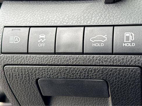 Used 2023 Toyota Camry SE FWD image 12