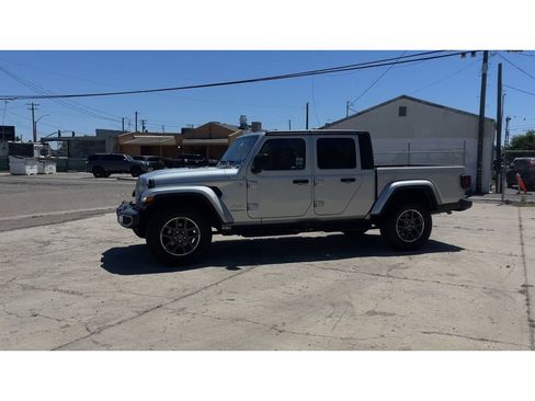 Used 2022 Jeep Gladiator Overland w/ Popular Equipment Package AWD/4WD image 7