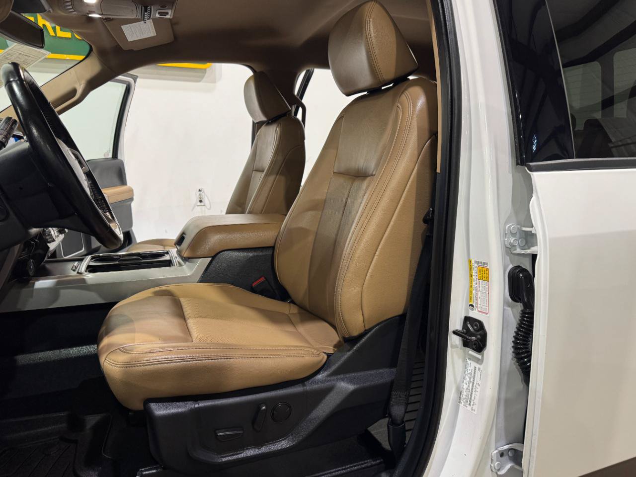 Used 2022 Ford F350 Lariat w/ Lariat Ultimate Package AWD/4WD image 12