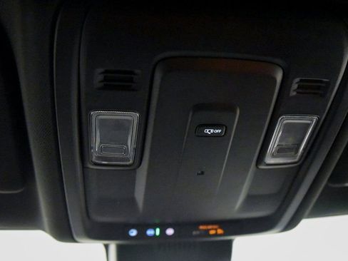 Used 2024 GMC Yukon SLE AWD/4WD image 25