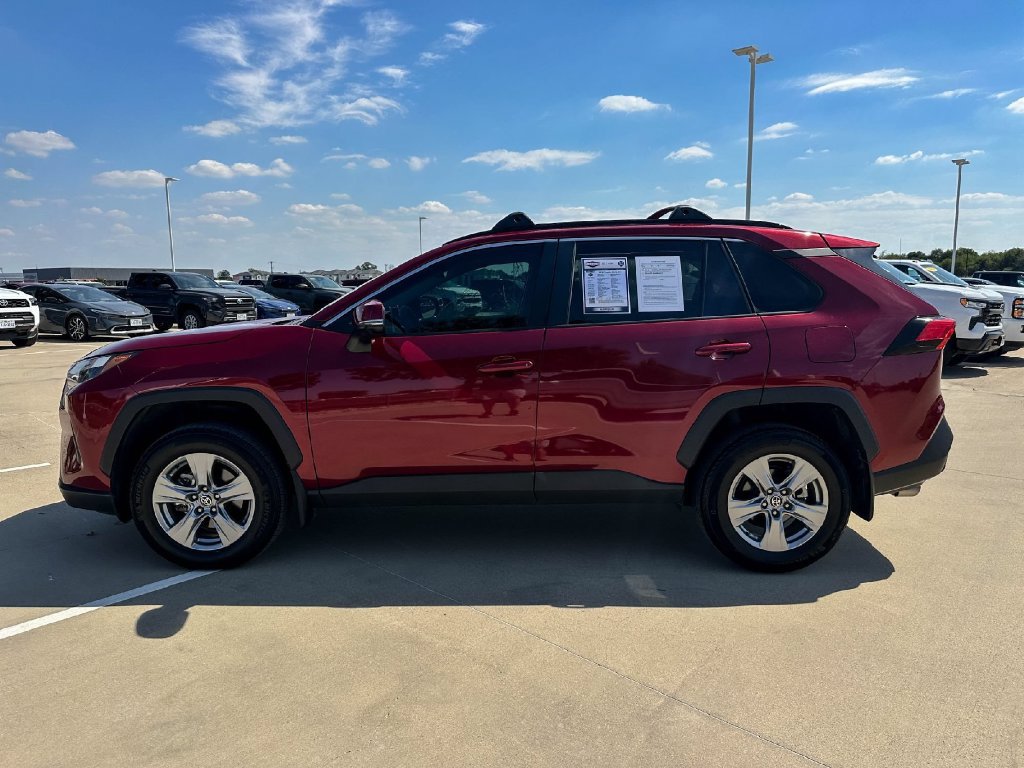 Used 2023 Toyota RAV4 XLE w/ Convenience Package FWD image 6