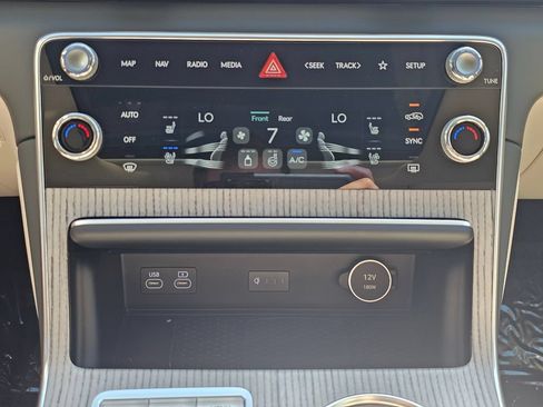 Used 2025 Genesis GV80 3.5T Prestige AWD/4WD image 16