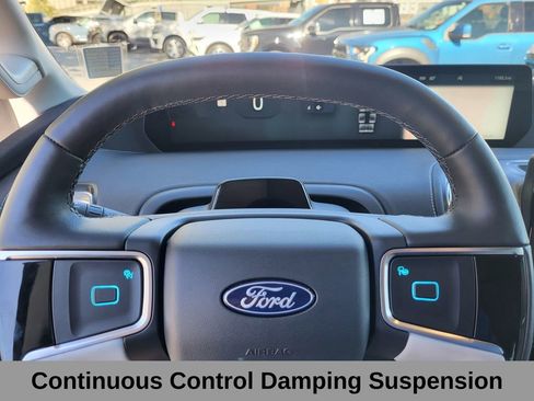 Used 2025 Ford Expedition Platinum w/ Driver's Package image 9