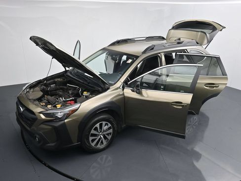 Used 2024 Subaru Outback Premium AWD/4WD image 26