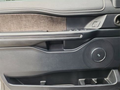 Used 2019 Ford Expedition Limited w/ Equipment Group 302A image 23