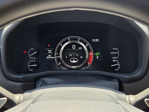 Used 2023 Lexus LX 600 4WD w/ Luxury Package image 29