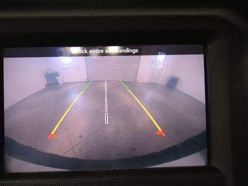 Used 2021 Jeep Wrangler Unlimited Sahara AWD/4WD image 31