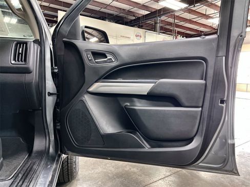 Used 2022 Chevrolet Colorado LT w/ LT Convenience Package image 29