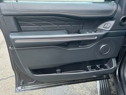 Certified 2023 Ford Expedition Max Platinum image 17