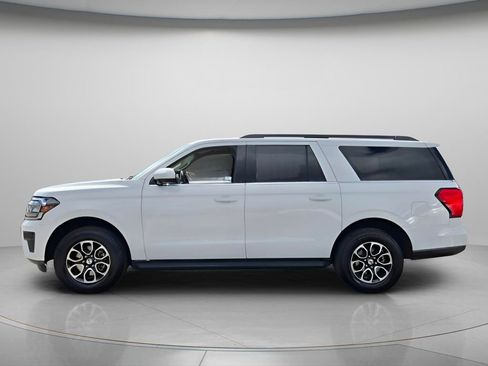Used 2024 Ford Expedition Max XLT AWD/4WD image 3