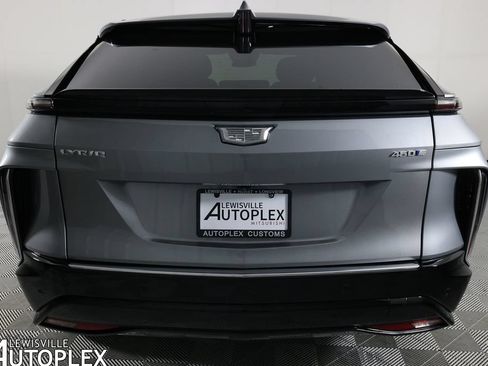 Used 2024 Cadillac Lyriq Tech RWD image 6