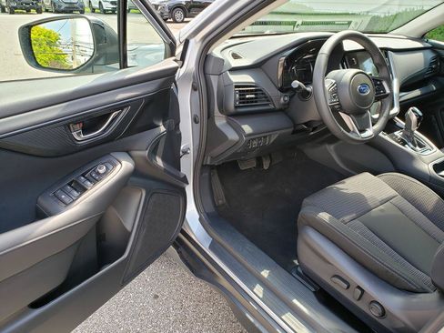 Used 2025 Subaru Outback Premium AWD/4WD image 8