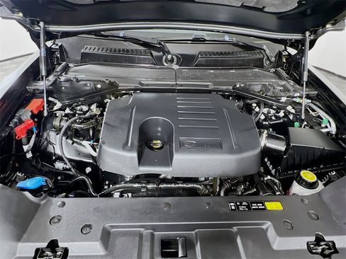 Used 2023 Land Rover Defender 110 X-Dynamic SE image 31