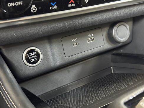 Used 2023 Nissan Rogue SL w/ SL Premium Package image 38