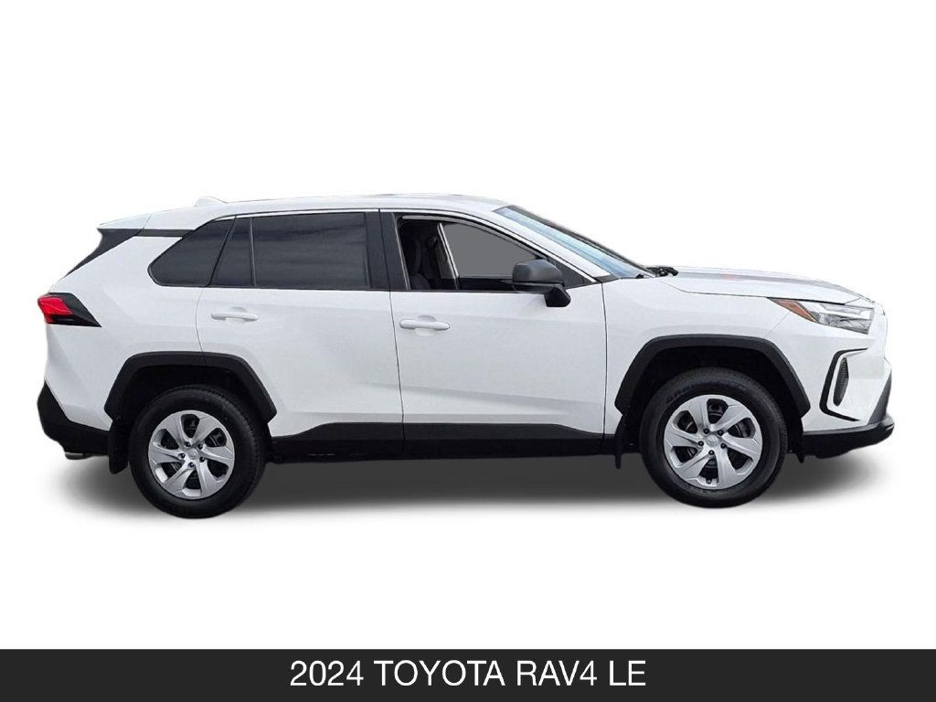 Used 2024 Toyota RAV4 LE FWD image 6