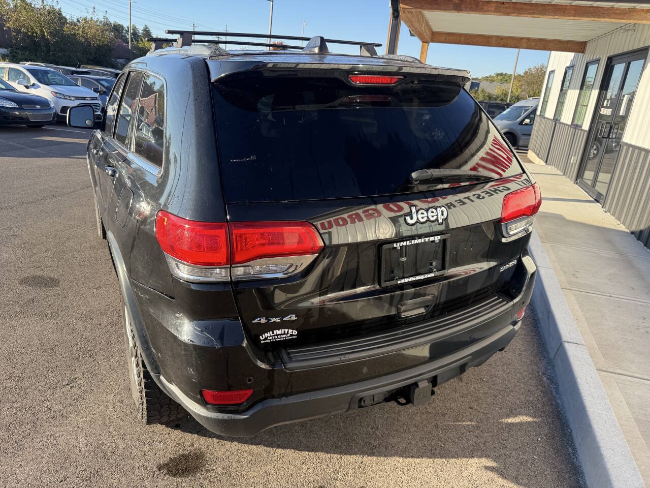 Used 2017 Jeep Grand Cherokee Laredo w/ Quick Order Package 23E AWD/4WD image 8