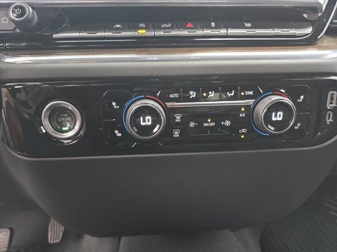 Used 2023 Chevrolet Silverado 1500 LT AWD/4WD image 31