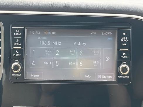 Used 2020 Mitsubishi Outlander ES image 25