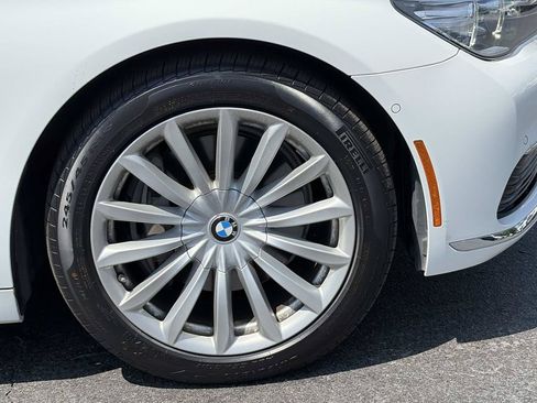 Used 2019 BMW 740i w/ Executive Package RWD image 10