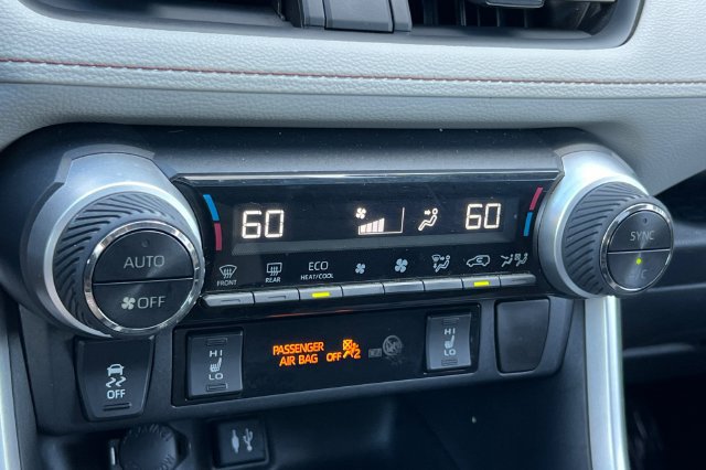 Used 2019 Toyota RAV4 XLE w/ Convenience Package FWD image 23