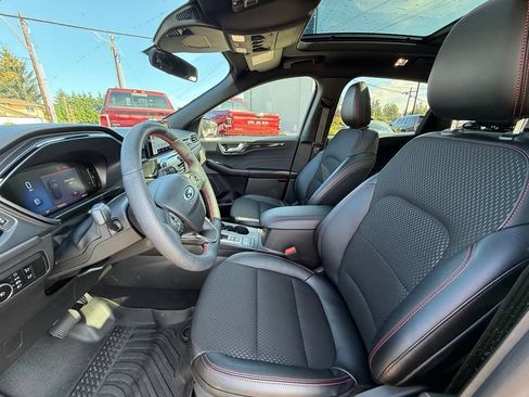 Used 2025 Ford Escape ST-Line Select AWD/4WD image 10