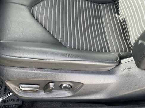 Used 2024 Toyota Camry SE image 10