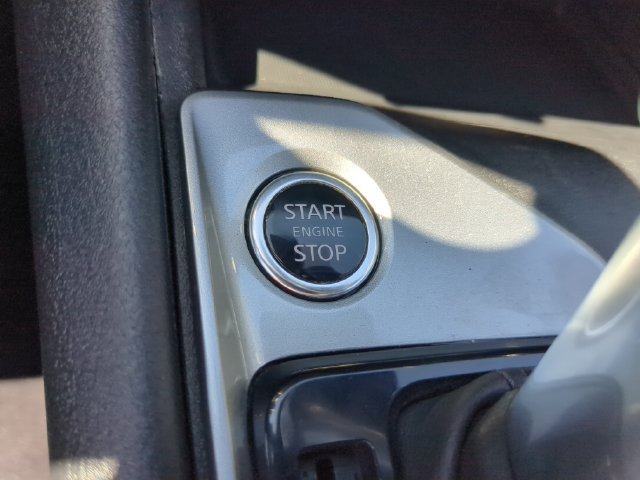 Used 2025 Nissan Altima 2.5 SV FWD image 30
