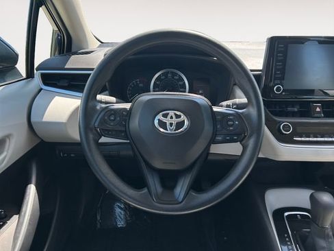 Used 2022 Toyota Corolla LE FWD image 12