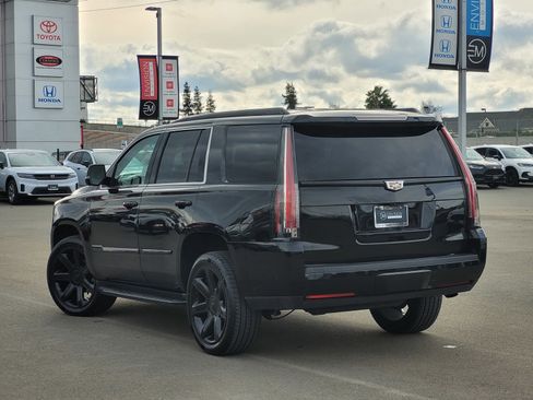 Used 2019 Cadillac Escalade Luxury image 6