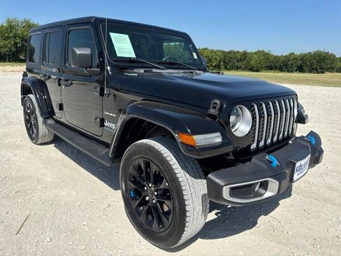 Used 2023 Jeep Wrangler Unlimited Sahara AWD/4WD image 8