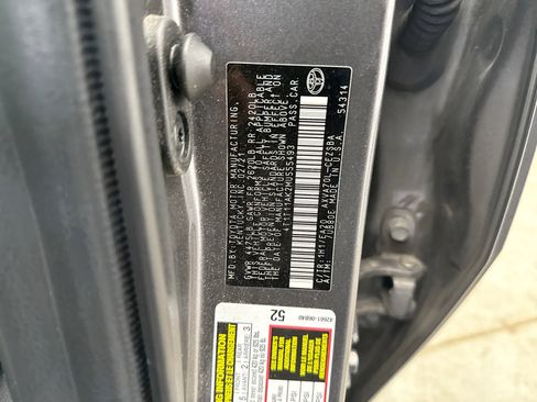 Used 2021 Toyota Camry SE w/ Cold Weather Package image 19