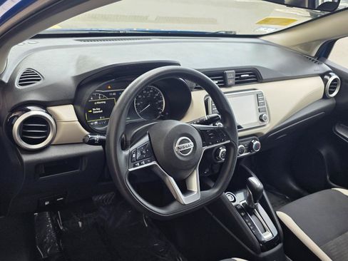 Used 2021 Nissan Versa SV FWD image 8