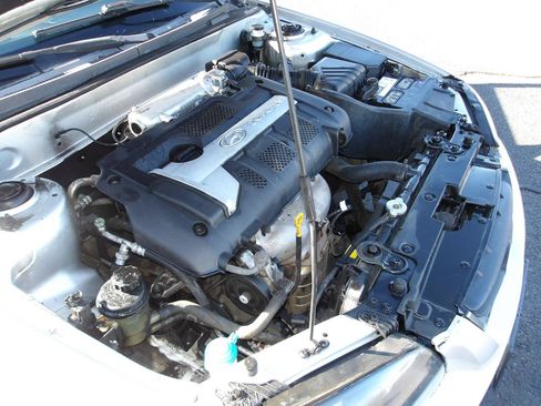 Used 2005 Hyundai Elantra GLS FWD image 17