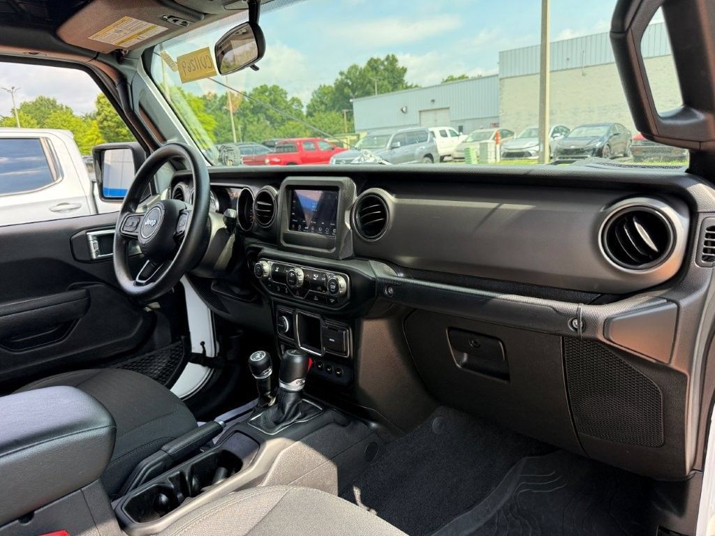 Used 2022 Jeep Gladiator Sport AWD/4WD image 21