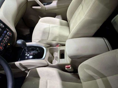 Used 2016 Nissan Rogue SV FWD image 52