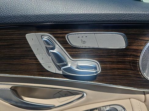 Used 2018 Mercedes-Benz C 300 Sedan image 11